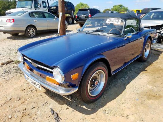 1972 Blue Triumph TR6 - Front left view