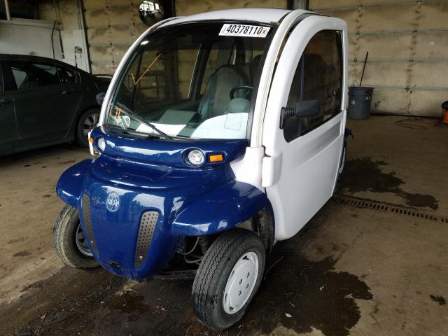 2002 White GEM e825 left front exterior