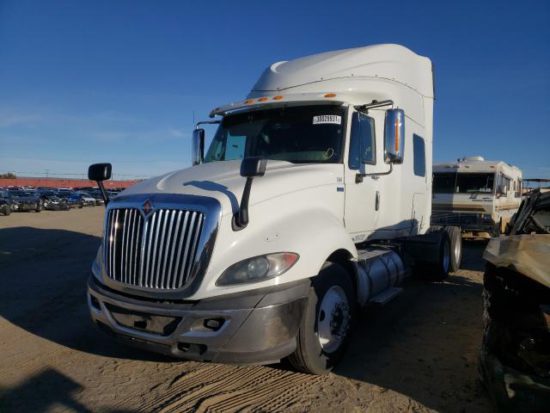 2013 White International ProStar - front left view